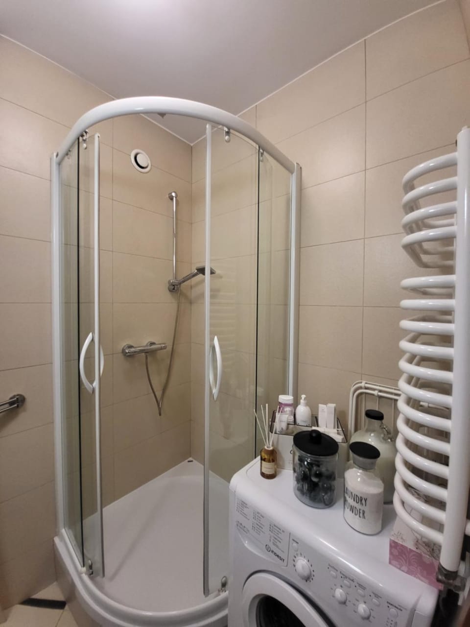 Shower, Bathroom, towels, washing machine, dryer