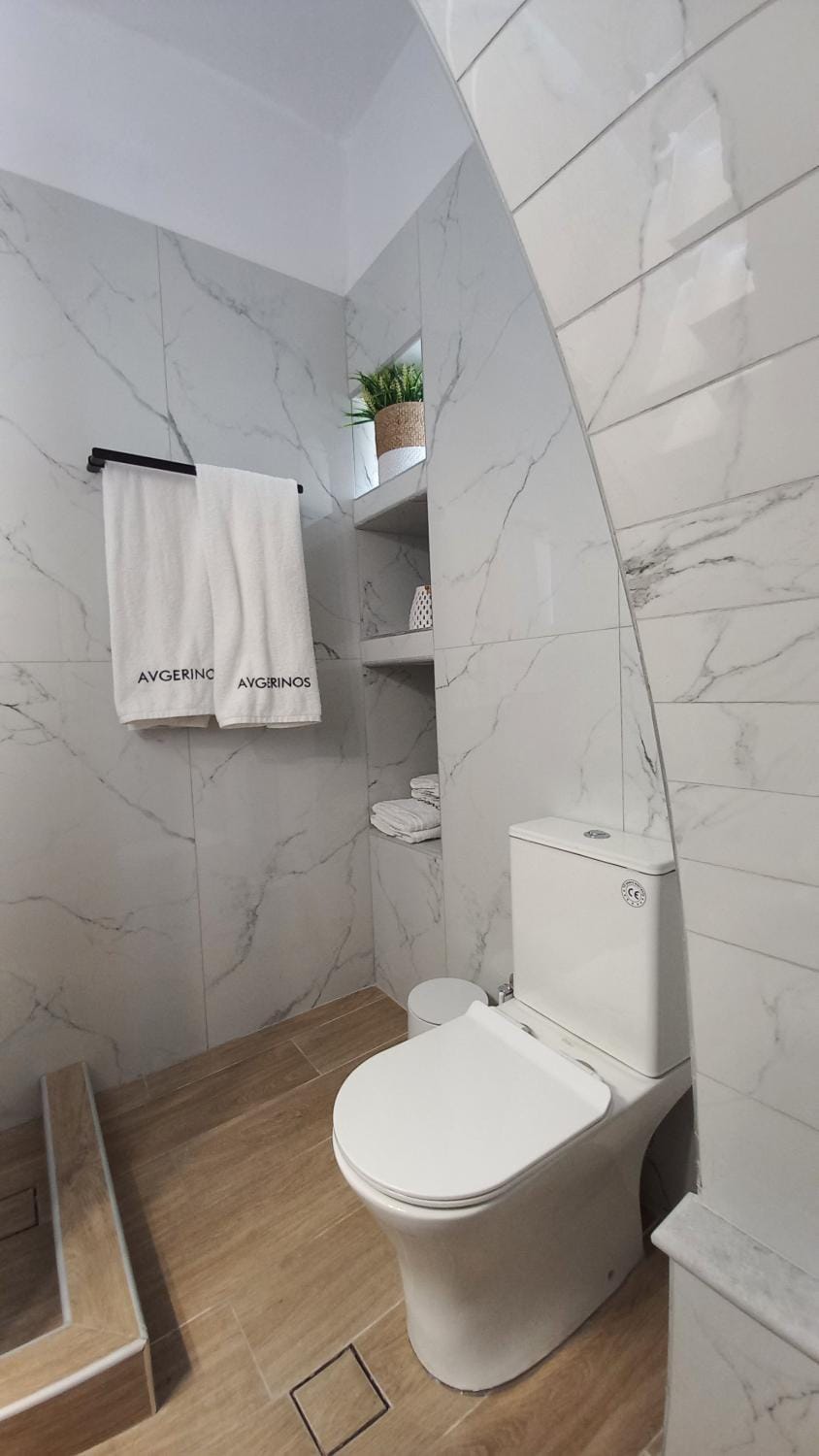 A V G E R I N O S Naxos House in Naxos