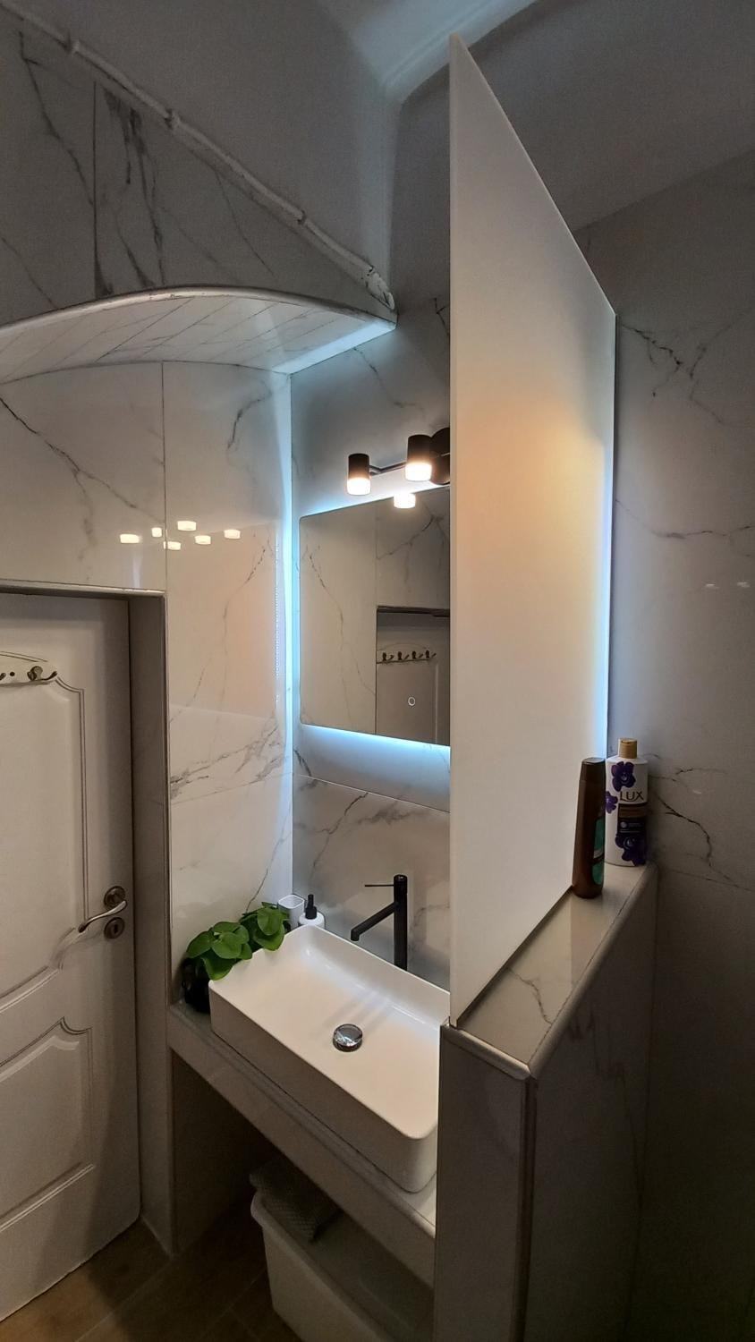 A V G E R I N O S Naxos House in Naxos