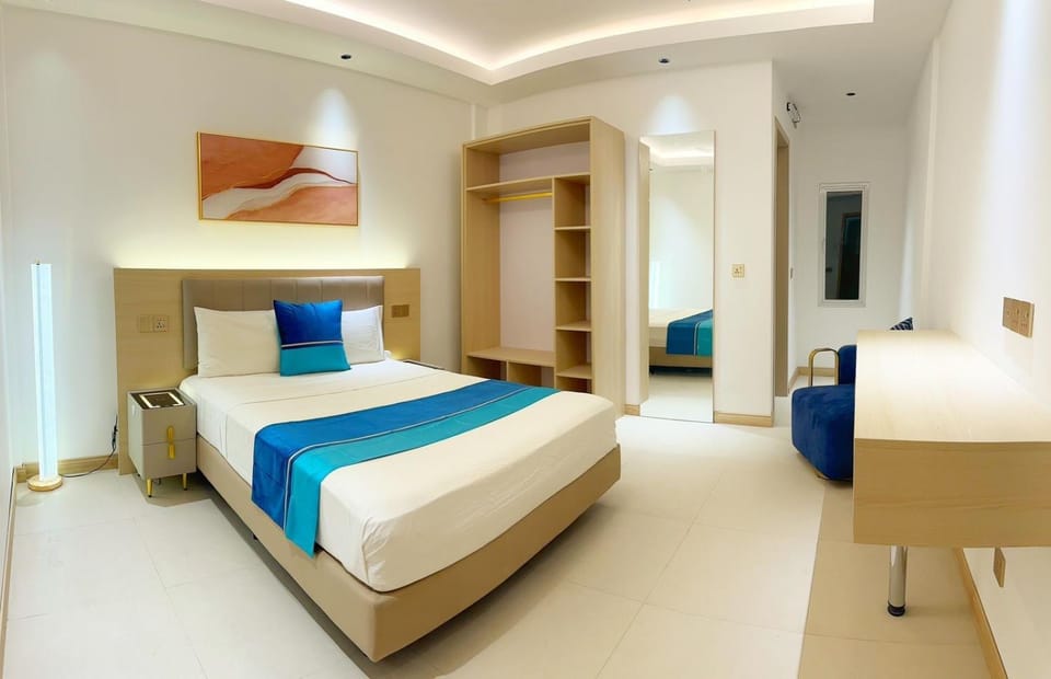 Bed, Photo of the whole room, Bedroom, wardrobe