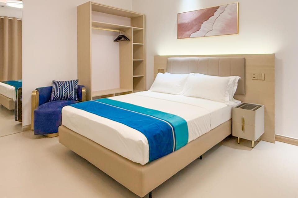 Bed, Photo of the whole room, Bedroom, wardrobe