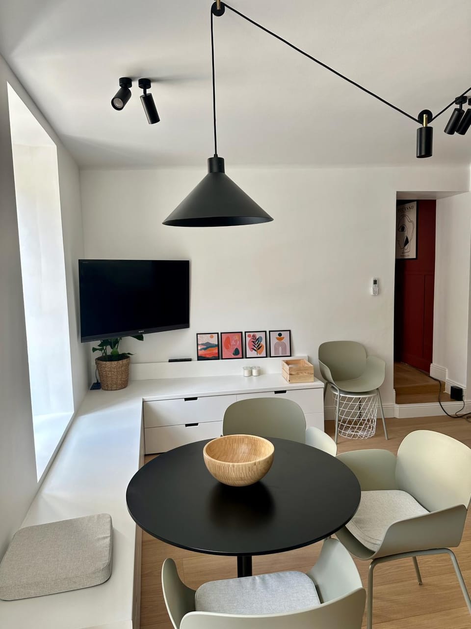TV and multimedia, Dining area