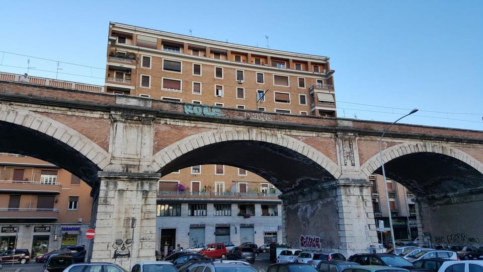 Facade/entrance, Area and facilities