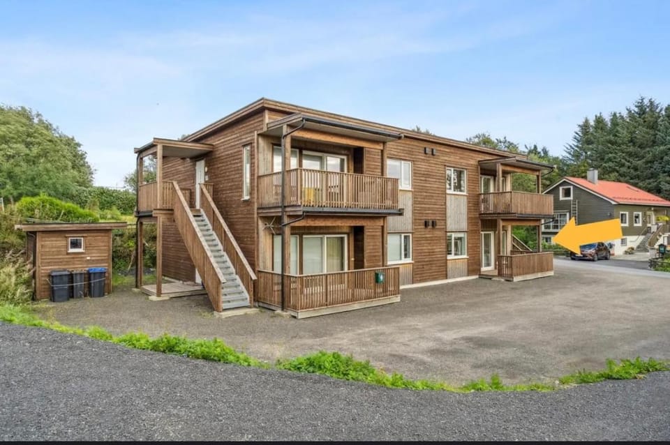 Property building, Day, Neighbourhood, Street view