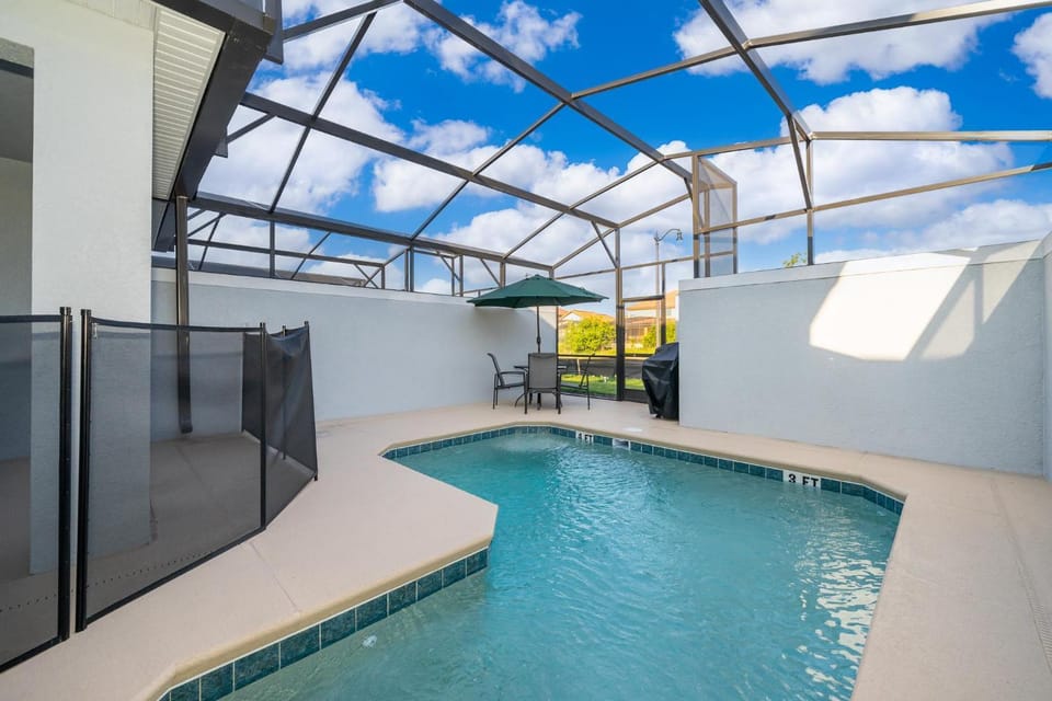4435LT Townhouse 4 Beds & 3 Baths with Private Pool House in Kissimmee