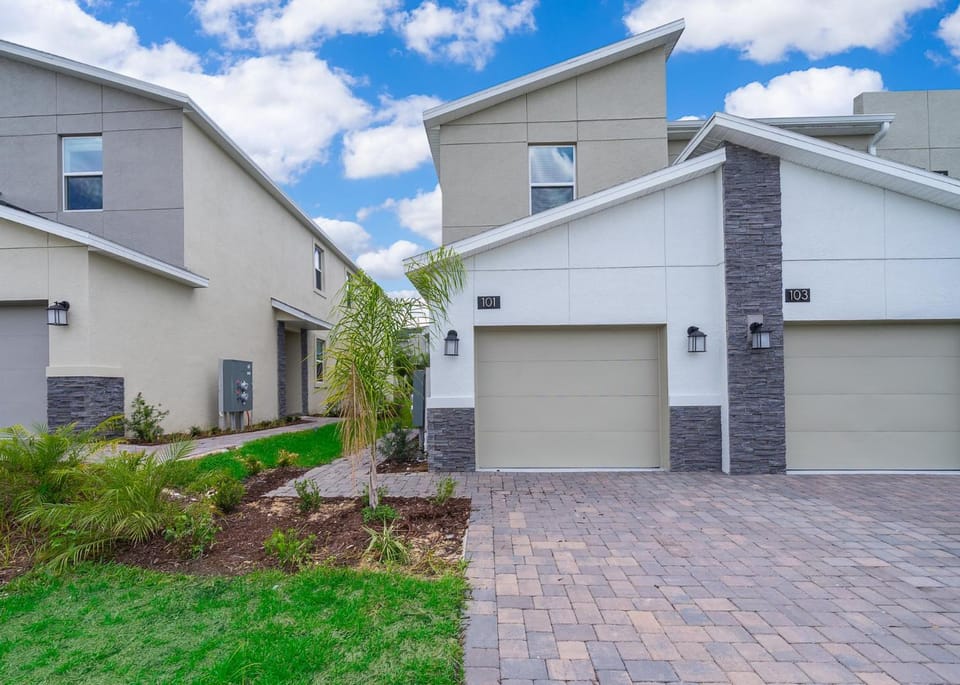 8857-101AVC Champions Gate Condo 2 Beds & 2 Baths with Game Room Apartment in Osceola County