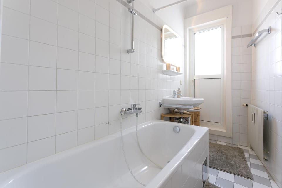 Bathroom, Bath