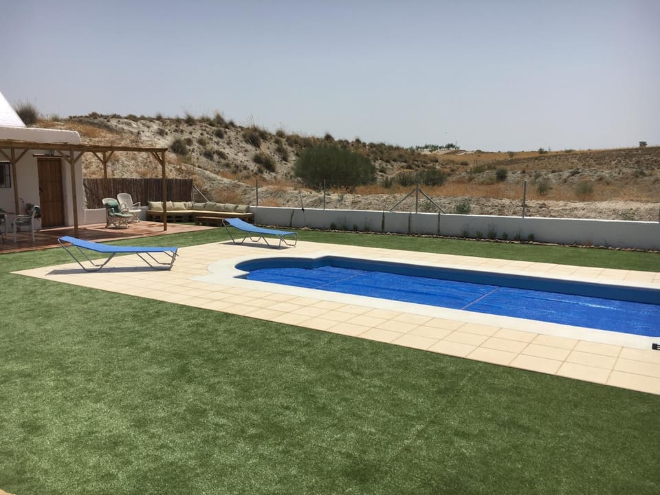 Swimming pool, Swimming pool