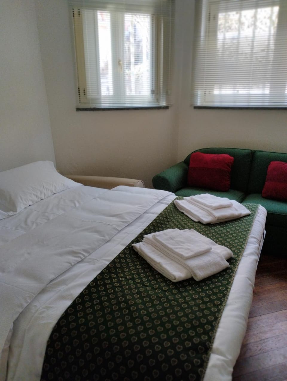 Bed, Photo of the whole room, towels