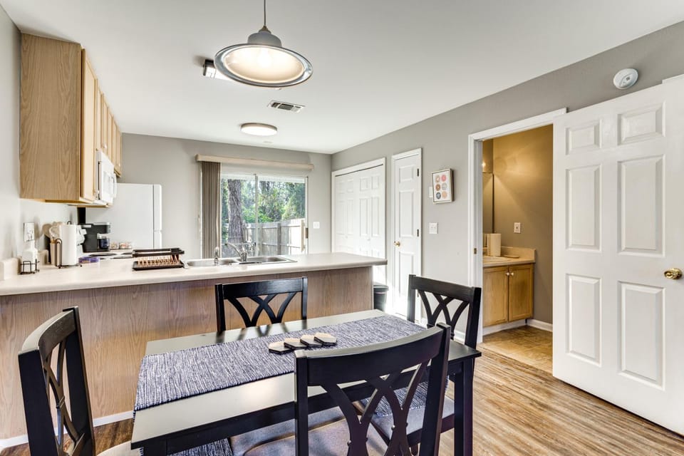 3 Mi to FSU: Townhome w/ Patio in Tallahassee! House in Tallahassee