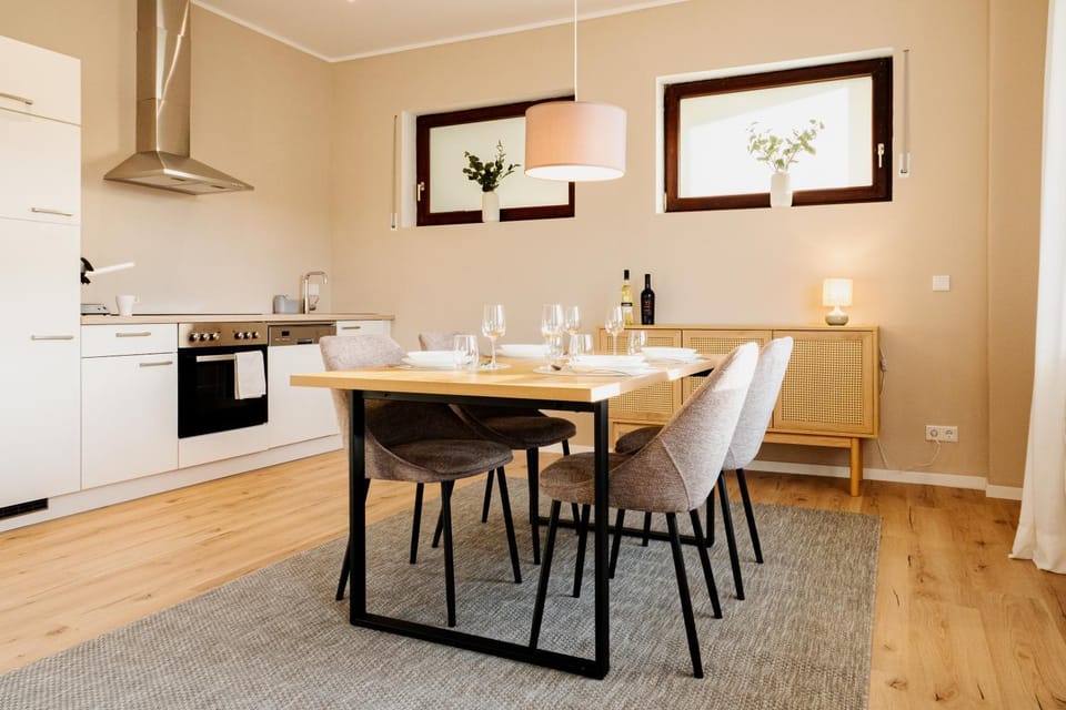 Kitchen or kitchenette, Dining area, dishwasher, oven, pet friendly, stove