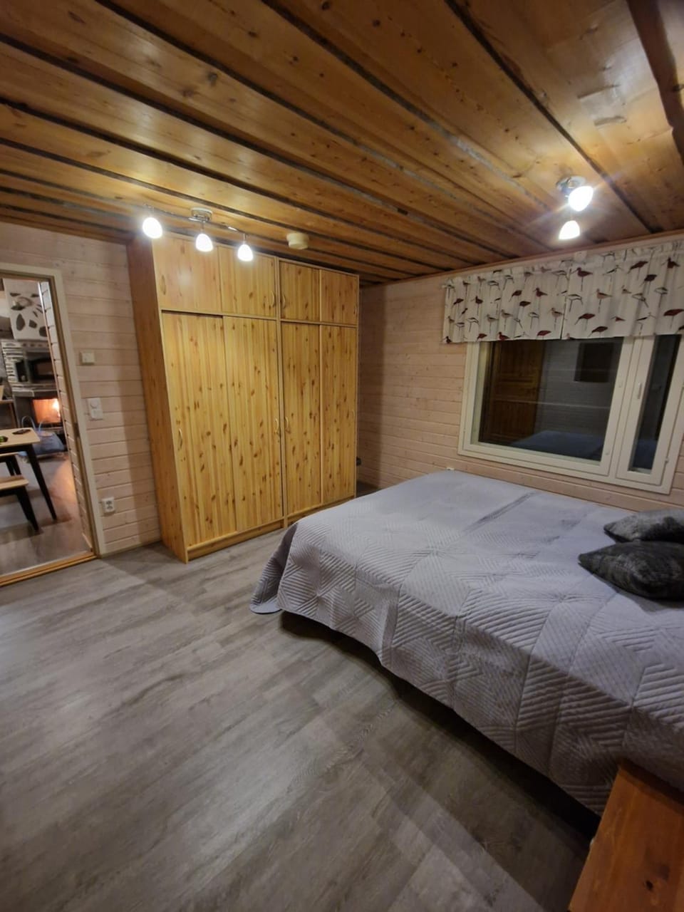 Bed, Photo of the whole room, wardrobe