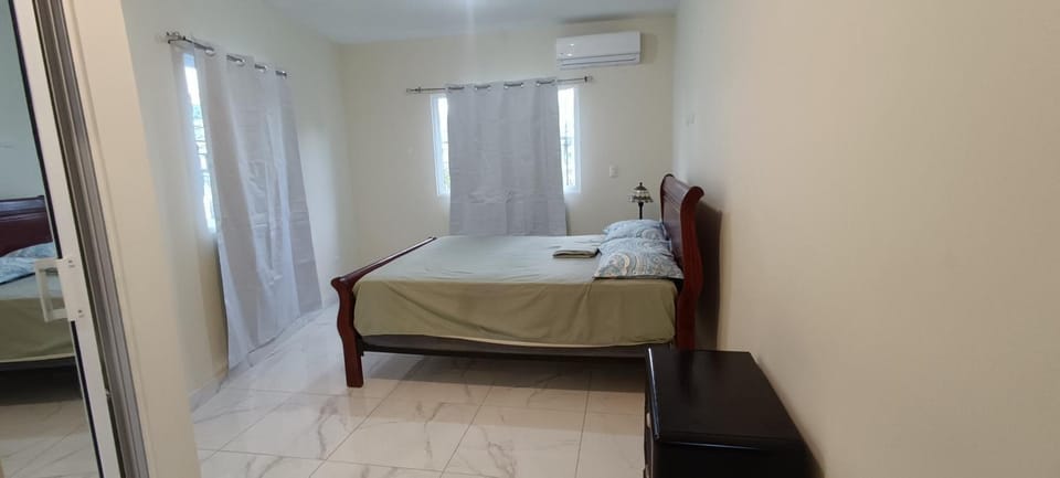 Bed, Photo of the whole room, Bedroom, air conditioner