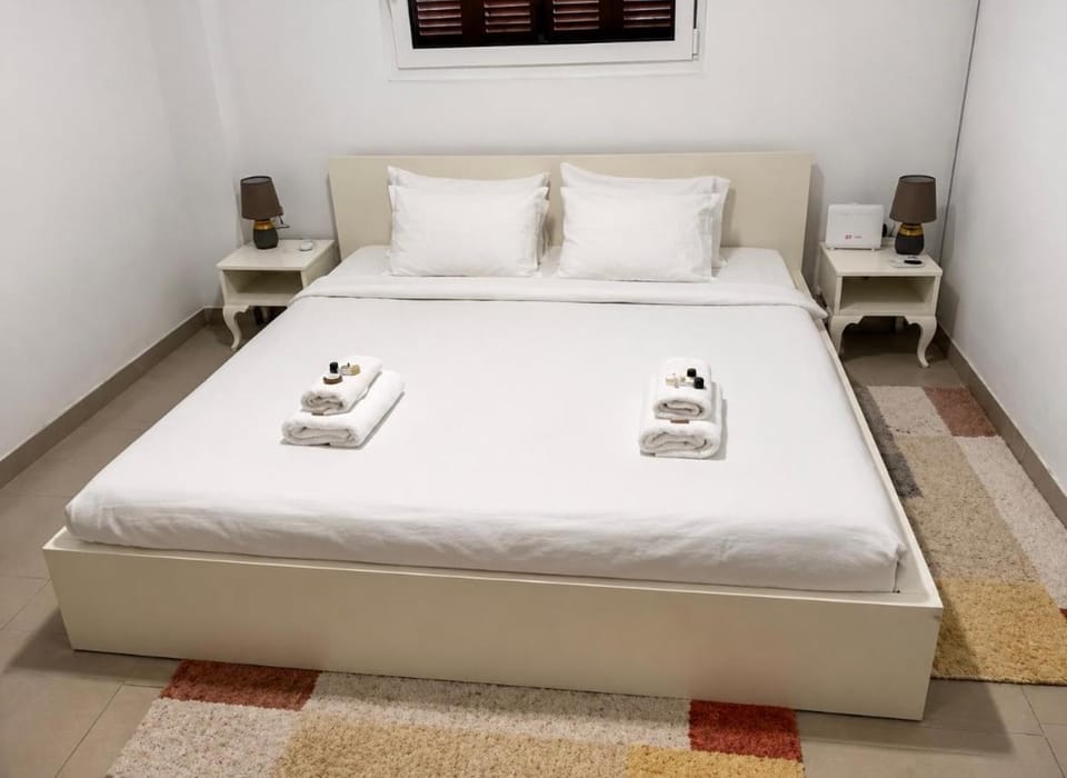 Dreamy Cove, Artistic Hideaway near Floisvos 1BD Apartment in South Athens
