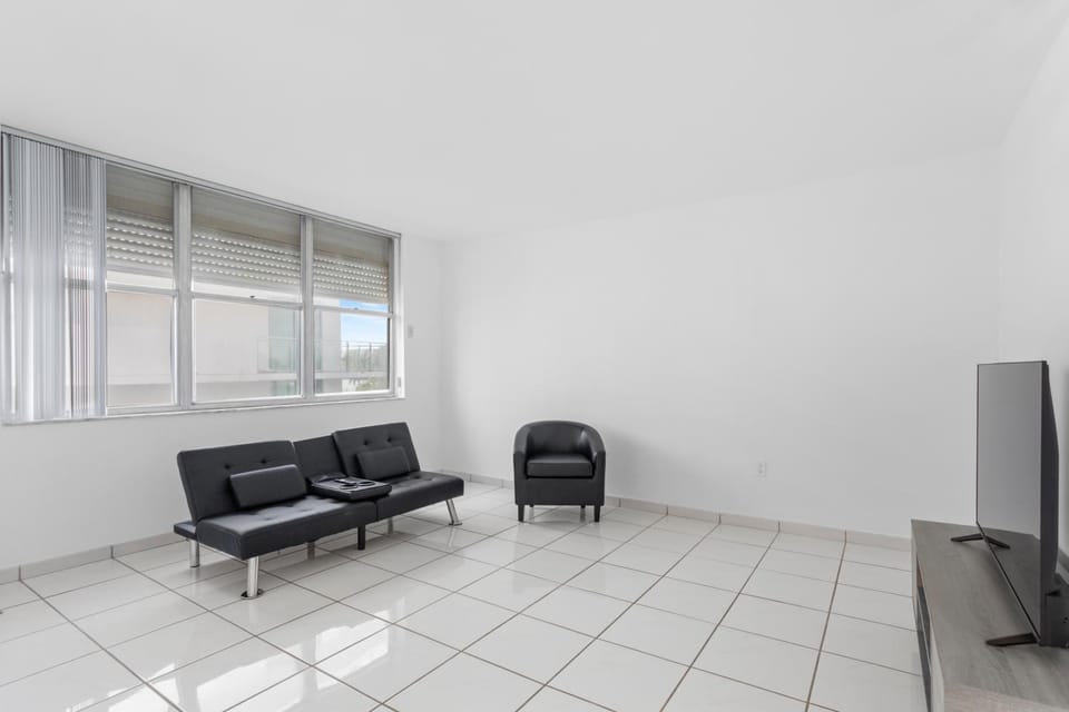 Bay Harbor Sunset Apt 4B Apartment in Surfside