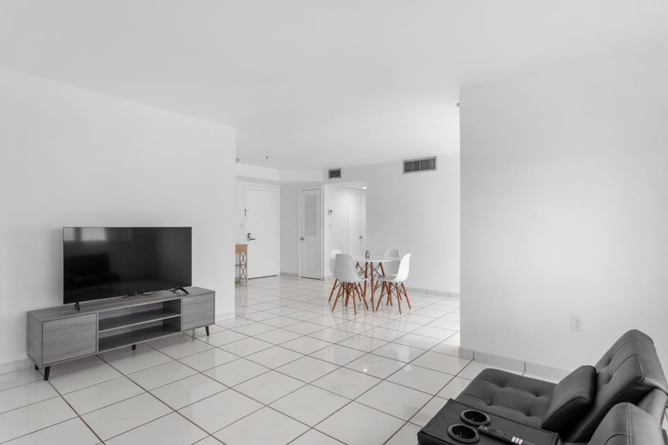 Bay Harbor Sunset Apt 4B Apartment in Surfside