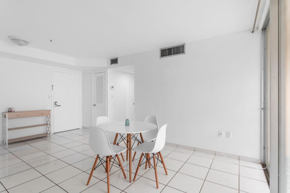 Bay Harbor Sunset Apt 4B Apartment in Surfside