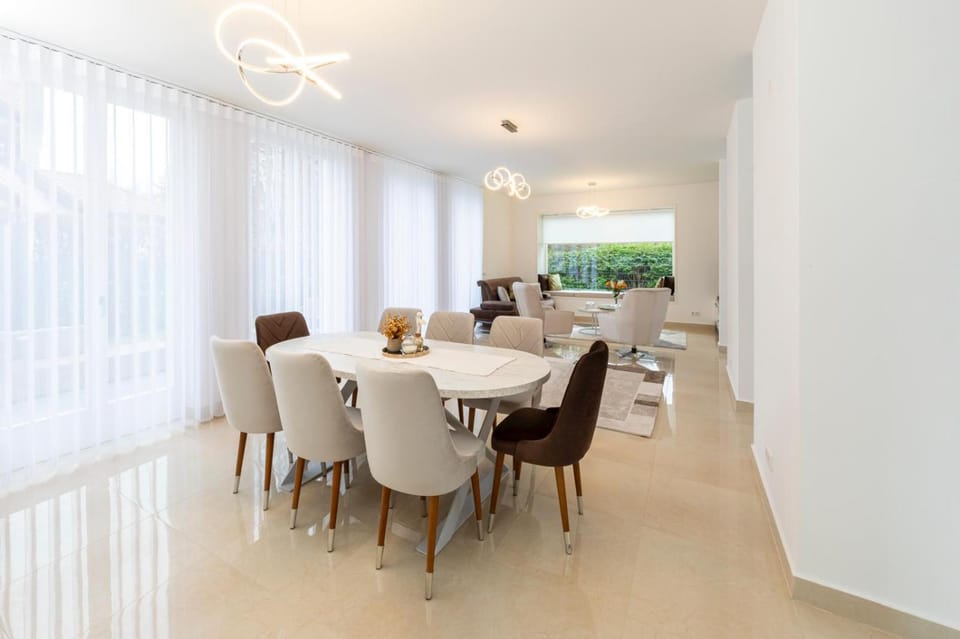 Communal lounge/ TV room, View (from property/room), View (from property/room), Seating area, internet, internet, soundproof