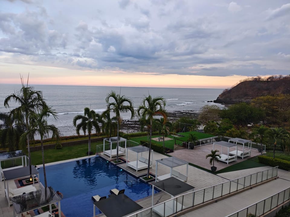 Pool view, Sea view, Swimming pool, sunbed