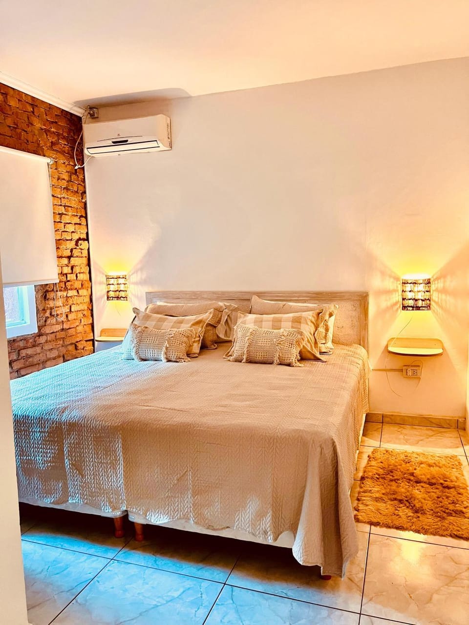 Bedroom, air conditioner