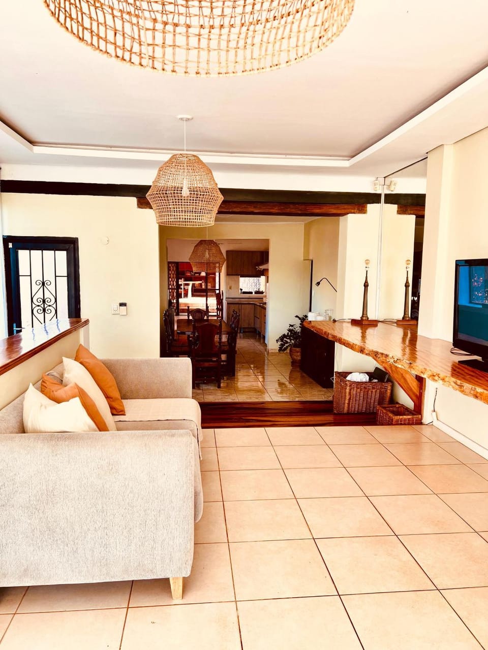 Communal lounge/ TV room, TV and multimedia, Living room