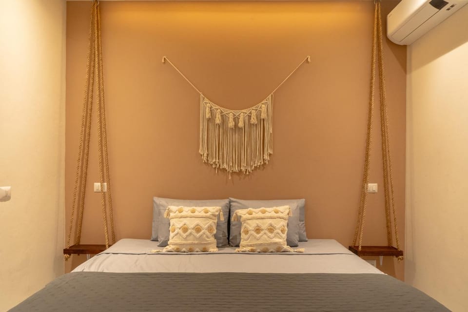 Bed, Bedroom, air conditioner