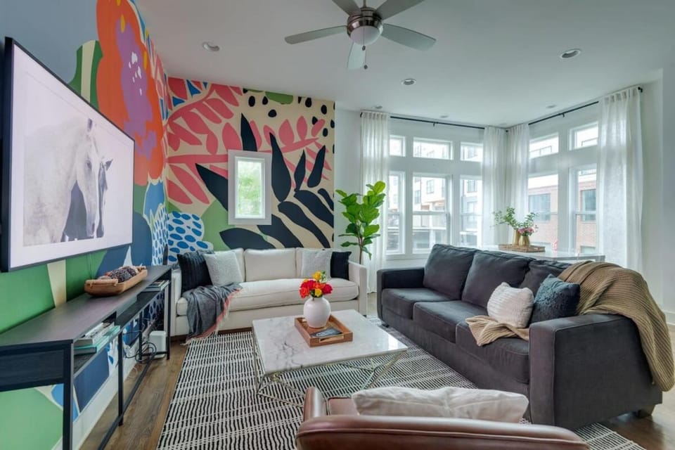 The Harper House - Beautifully Designed, Rooftop House in Nashville