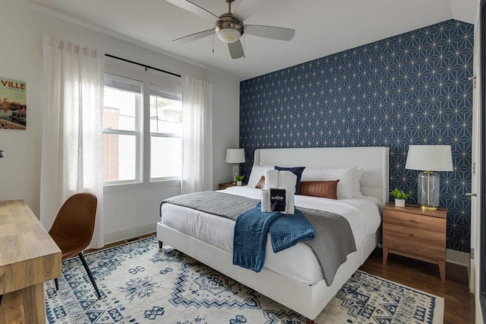 The Harper House - Beautifully Designed, Rooftop House in Nashville