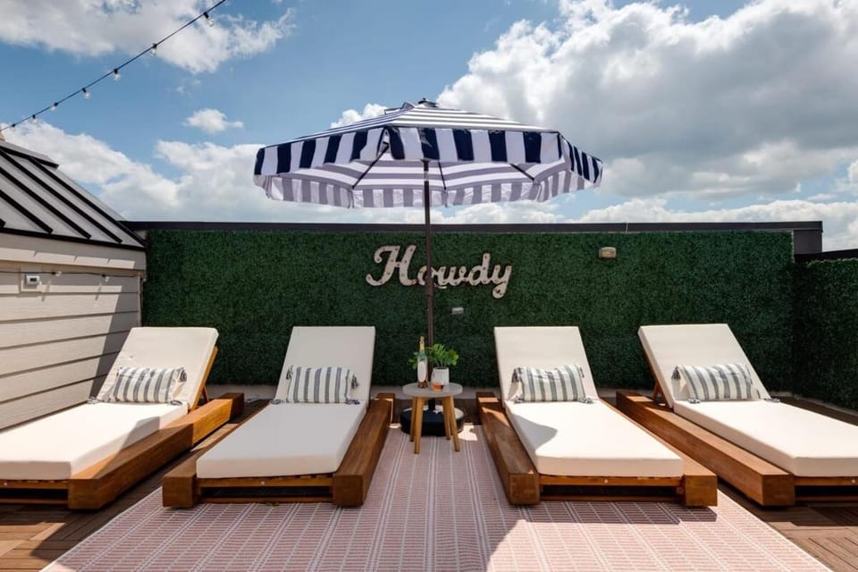 The Harper House - Beautifully Designed, Rooftop House in Nashville