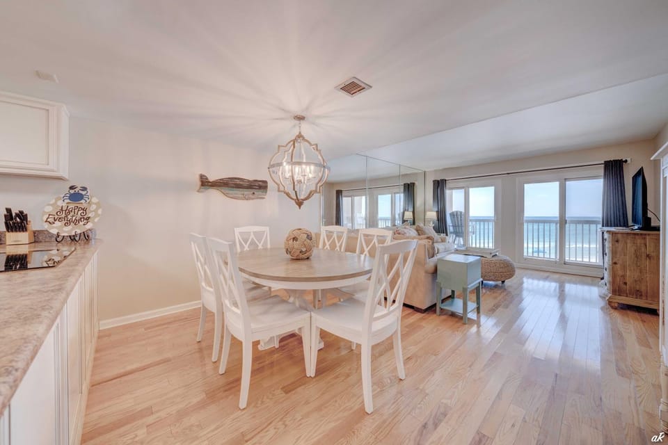 TV and multimedia, Balcony/Terrace, Living room, Seating area, Dining area, Sea view