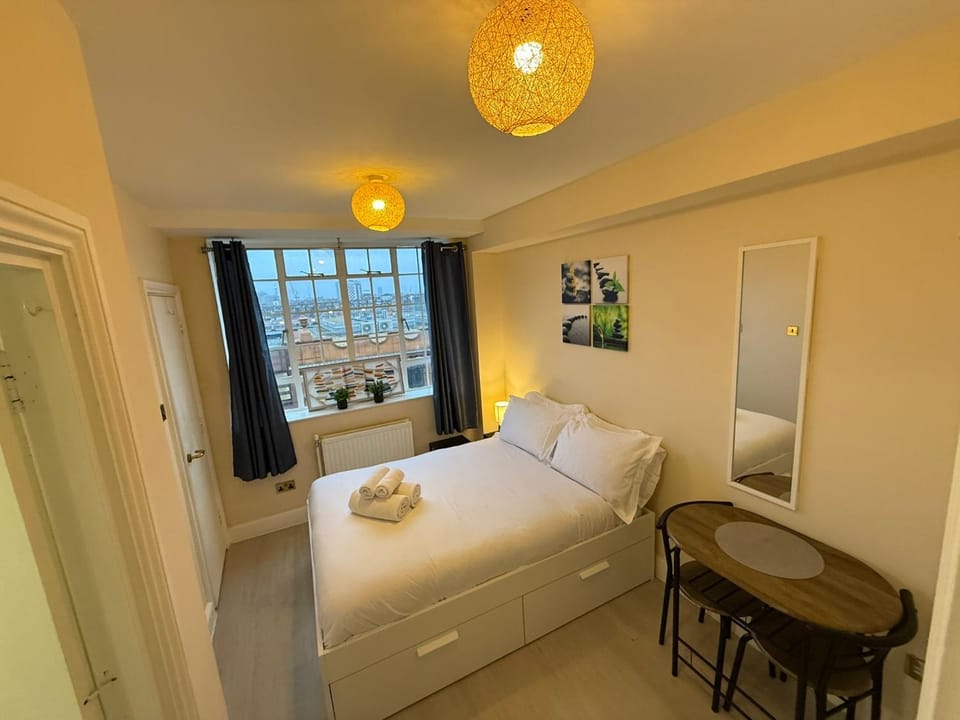 Chelsea Studio South Kensington 10 Min to Harrods Apartment in City of Westminster