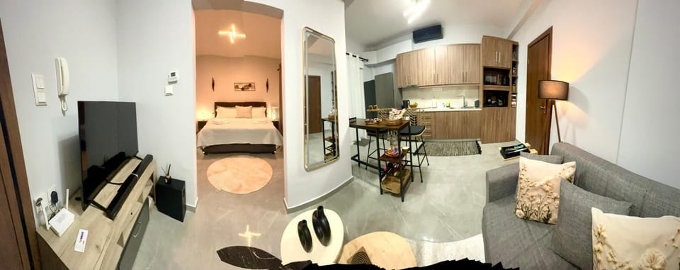 Bed, Kitchen or kitchenette, Living room