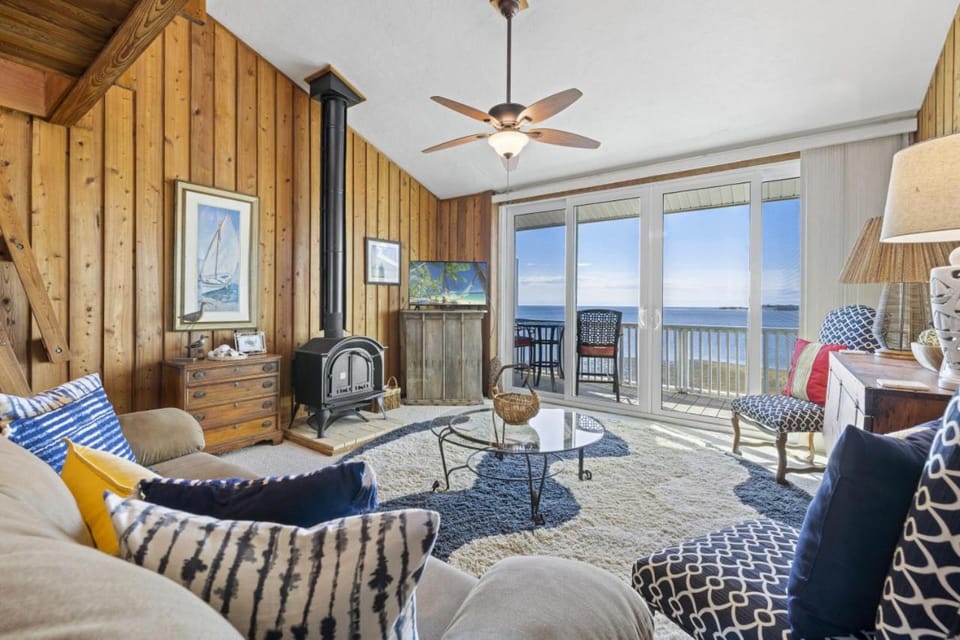 Island View waterfront condo House in Cedar Key