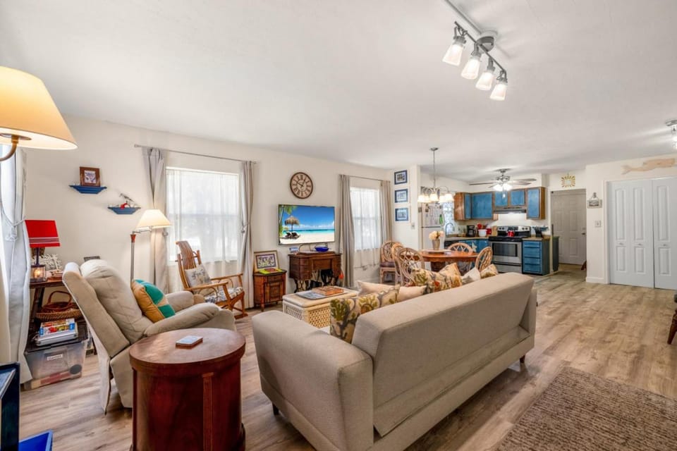 Miss Helens - Classic cottage House in Cedar Key