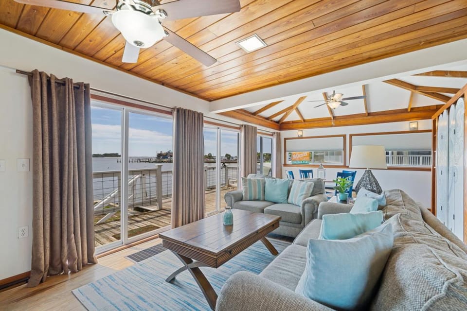 Cove Cottage - Gulf front stilt home House in Cedar Key