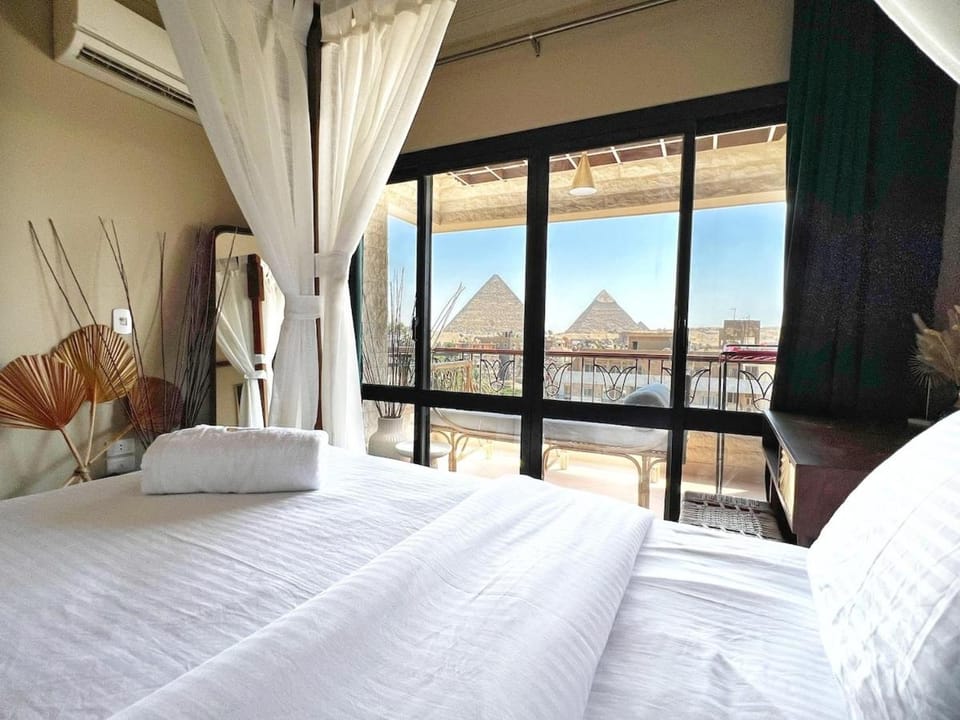 Bed, View (from property/room), Balcony/Terrace, Photo of the whole room, Bedroom, Mountain view, air conditioner