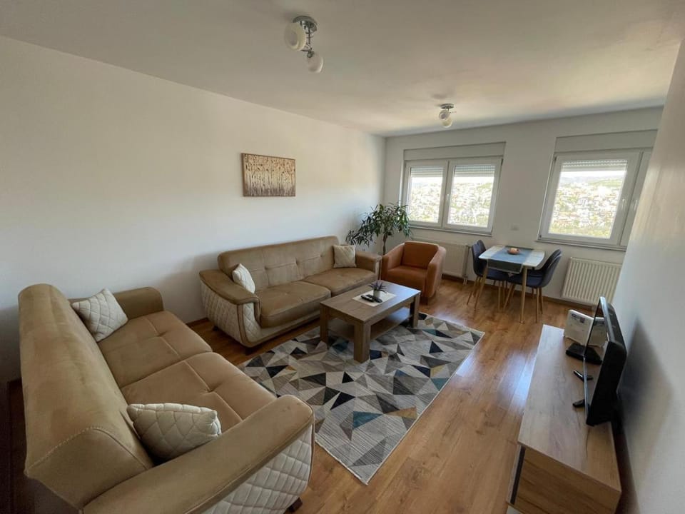 Living room, Seating area, Dining area, internet