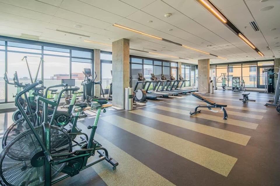 Stunning Studio High Rise DT Pool, Gym, Parking Apartment in Phoenix
