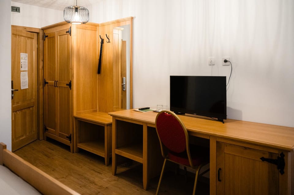 Casa Lazaroiu Bed and Breakfast in Romania