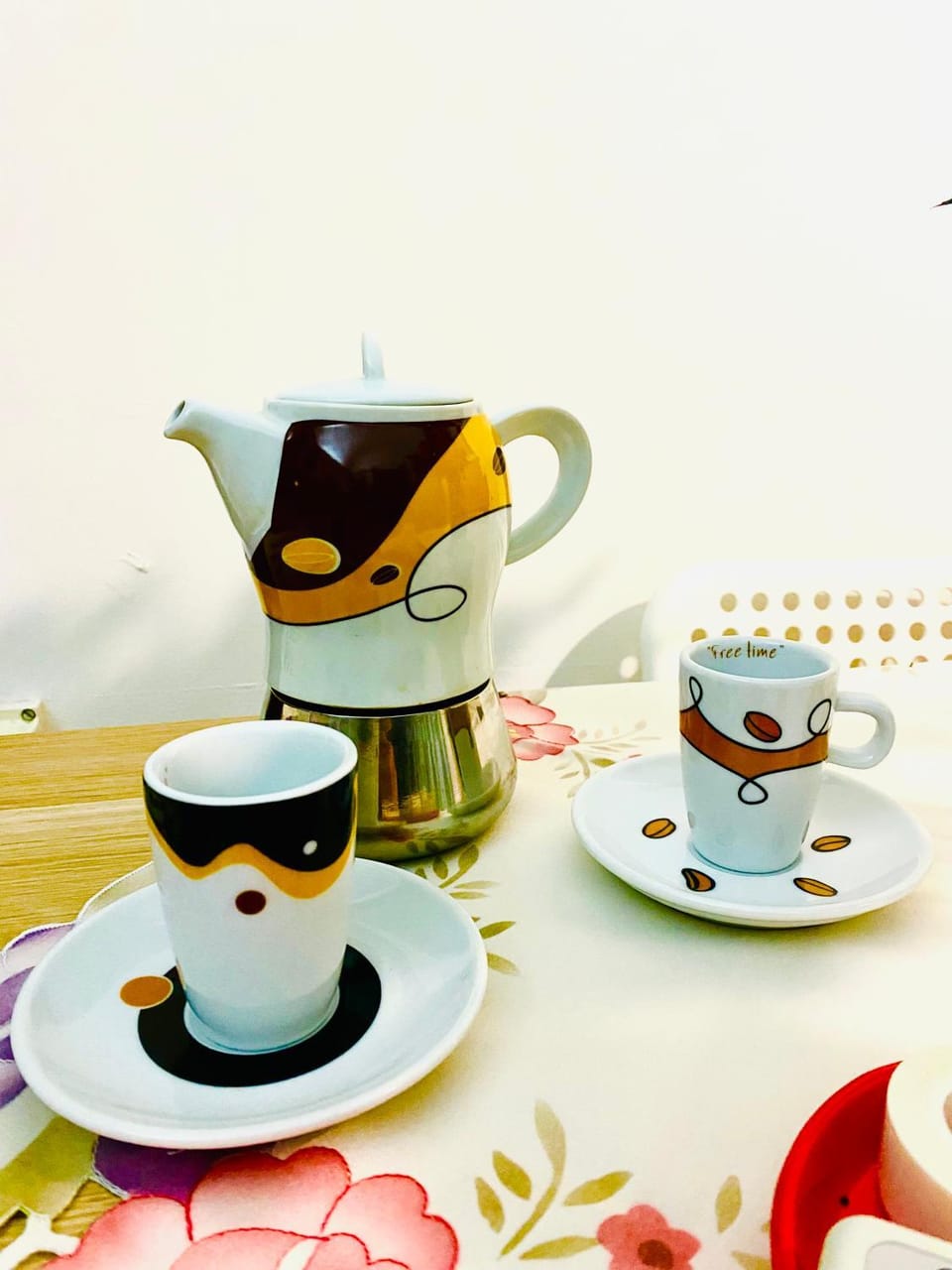 Coffee/tea facilities, Food and drinks, Food