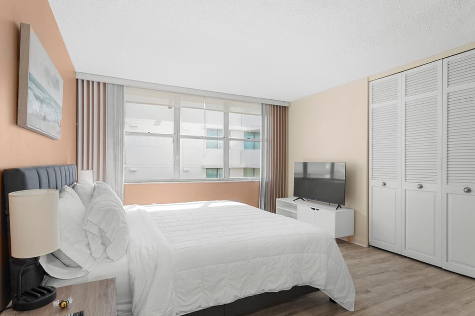 Bay Harbor Sunset Apt 5B Apartment in Surfside