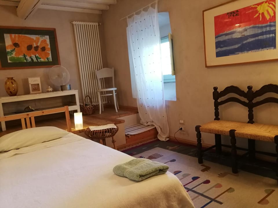 Bed, Photo of the whole room