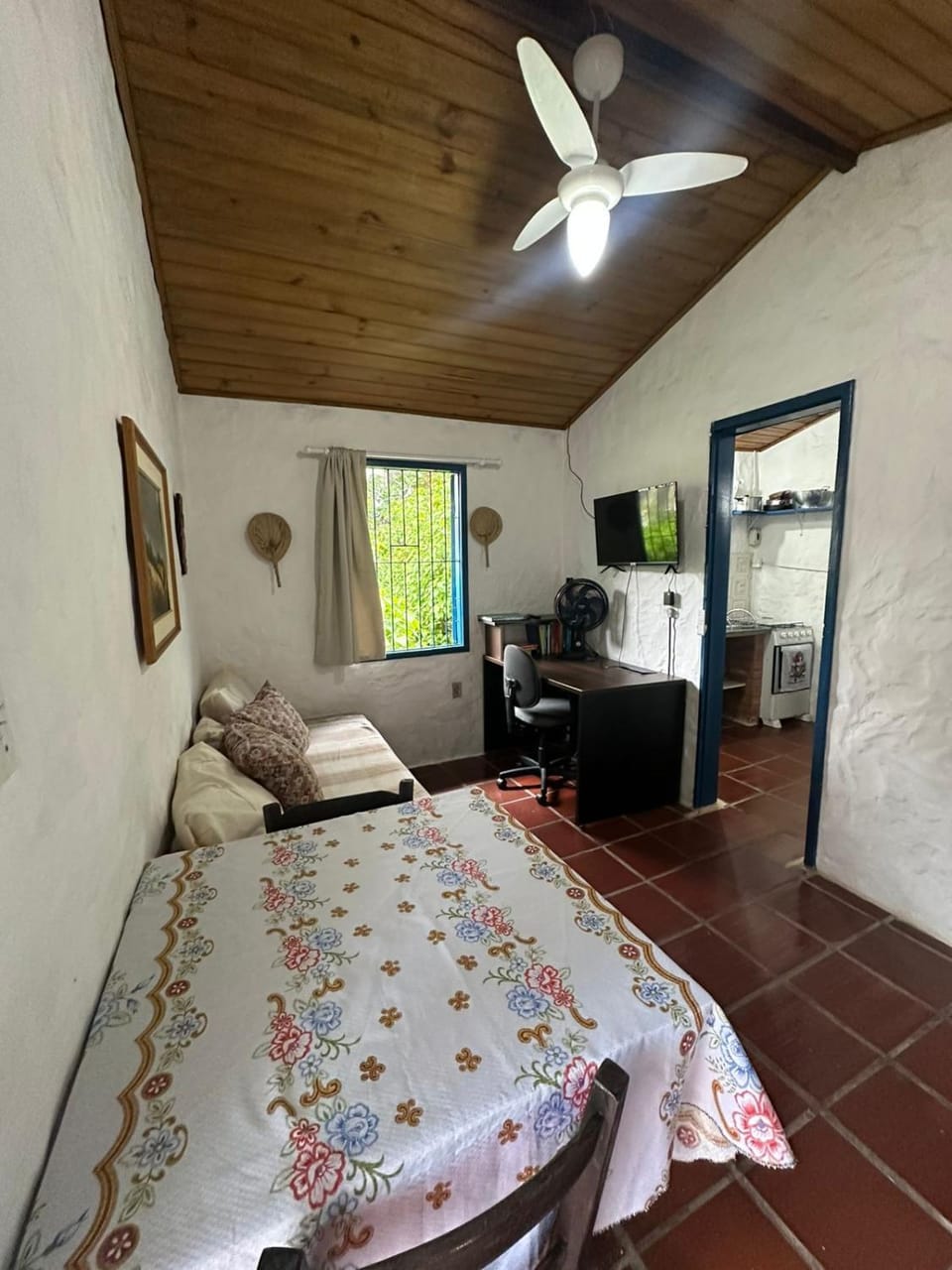 Bed, Living room