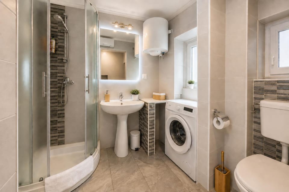 Shower, Toilet, Bathroom, washing machine