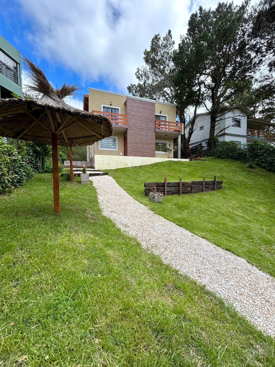 Property building, Natural landscape, Garden, Garden, Garden view