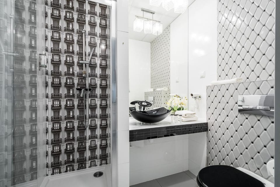 Bathroom, Kitchen or kitchenette