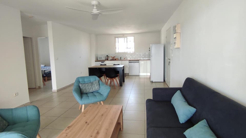 Kitchen or kitchenette, Living room, Dining area