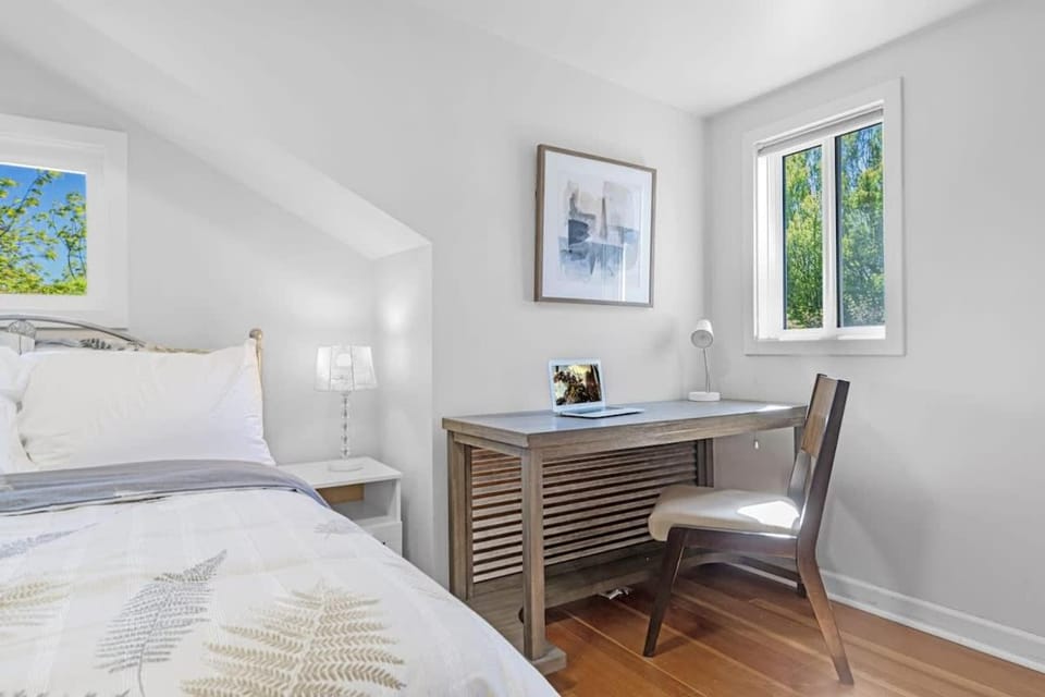 Queen Anne Charm Near Tech Hubs & Entertainment House in South Lake Union