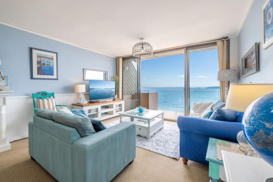 Living room, Sea view