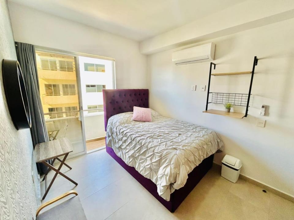 Bed, Bedroom, air conditioner